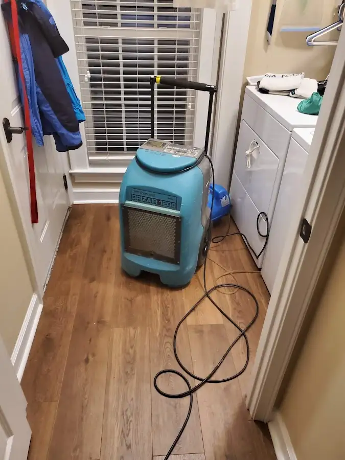 Commercial dehumidifier deployed for Crawl Space Restoration in Sevierville